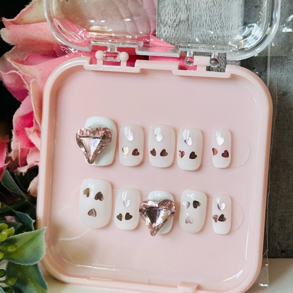 White and Pink Heart Nail Set
